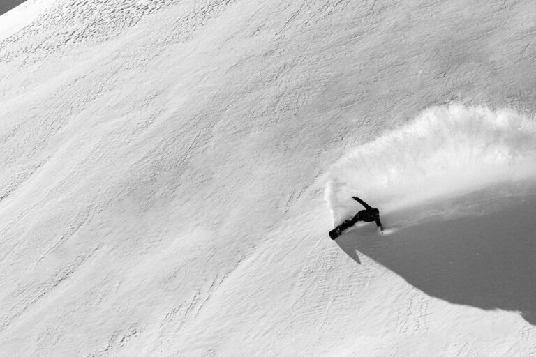 Snowboard spray - Chris Gollhofer Sport Photography Roadtrip